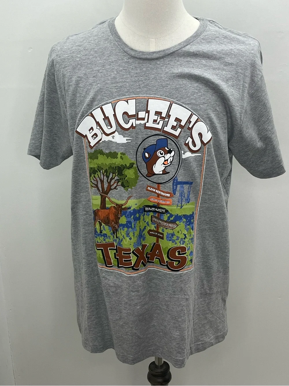 Buc-ees Texas Mens NWT Gray Longhorn Bluebonnet Road Signs Graphic T-Shirt Large